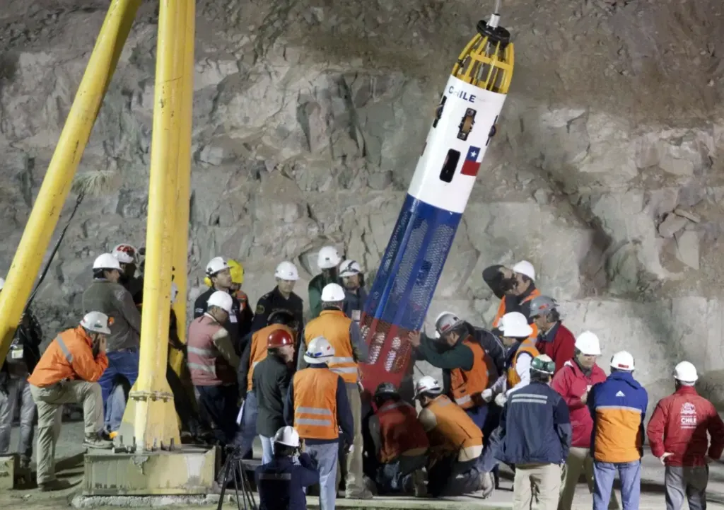 Hình minh họa: Cuộc đời 33 thợ mỏ Chile sau cuộc giải cứu chấn động thế giới