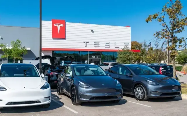 Tesla tuyển nhân sự ở Việt Nam