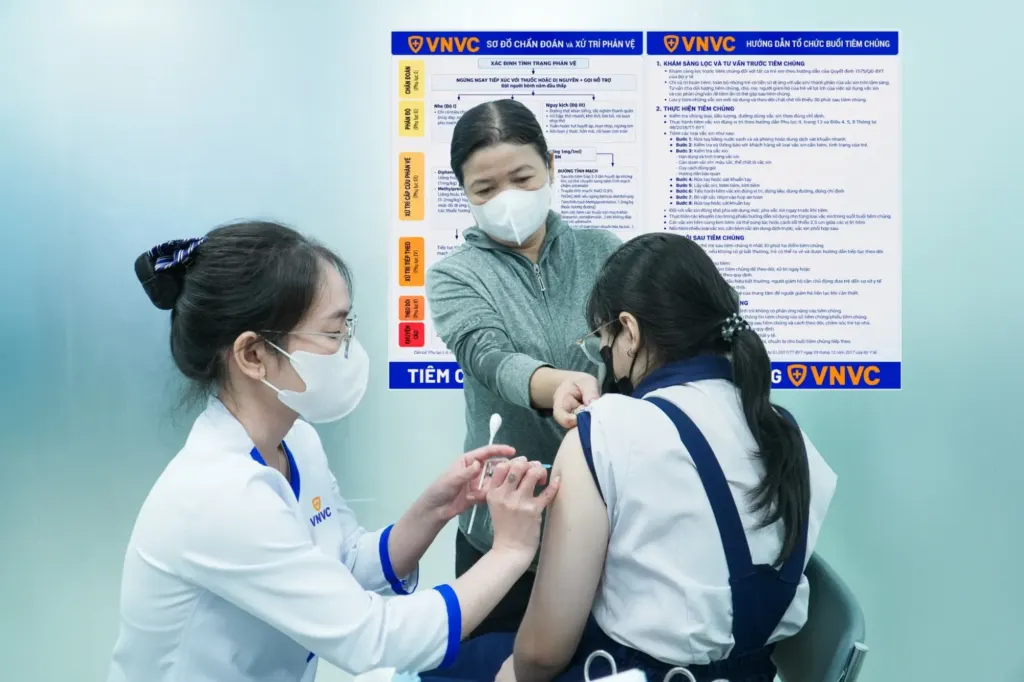 Hình minh họa: Có thể tiêm ngừa não mô cầu ngay sau vaccine khác không?