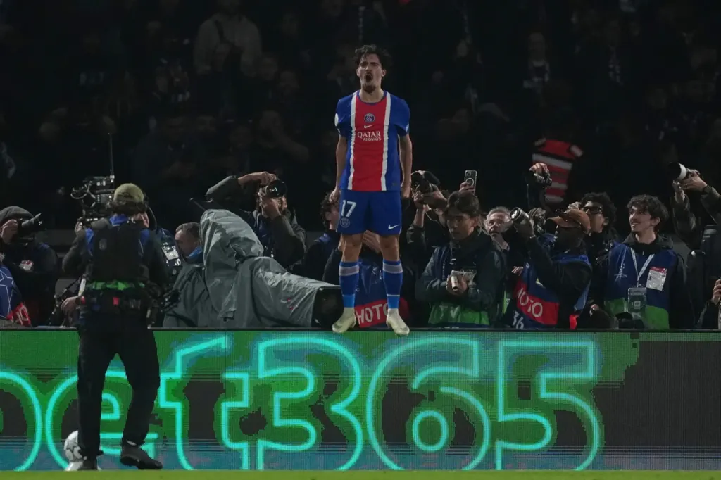 Hình minh họa: PSG nhấn chìm Barca trong bữa tiệc bàn thắng