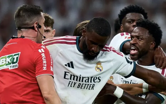 Mourinho chất vấn thời điểm công bố án phạt Vinicius