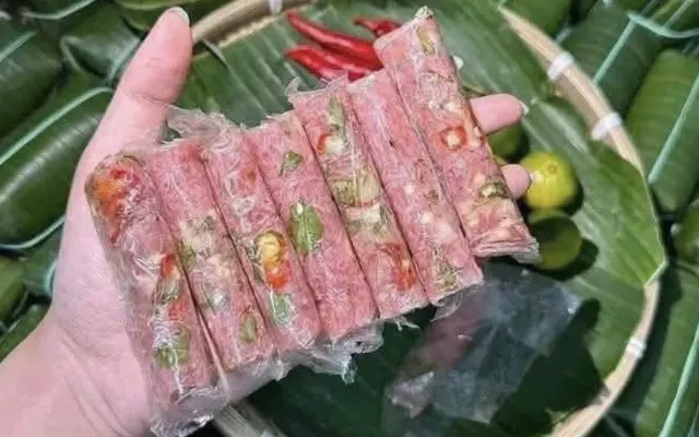 Vì sao nem chua làm từ thịt sống nhưng vẫn an toàn? – Báo VnExpress Cooking