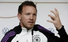 Oliver Kahn khuyên Nagelsmann tránh xa Man Utd