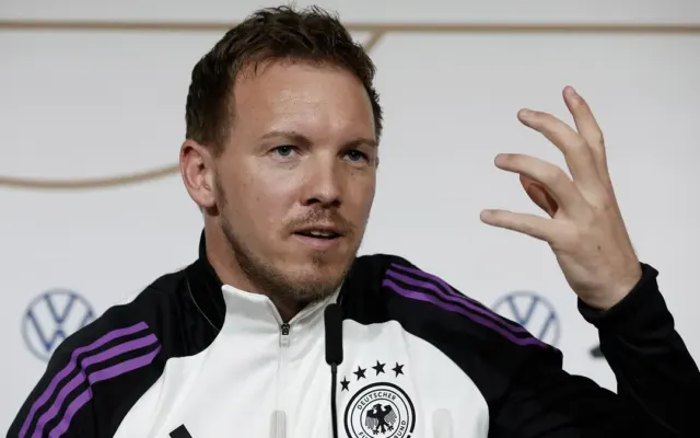 Oliver Kahn khuyên Nagelsmann tránh xa Man Utd