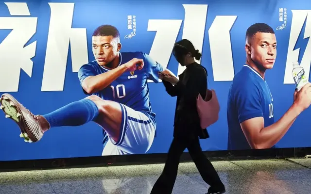 Nguồn cơn tấm ảnh chế gây sóng gió quốc tế của Mbappe