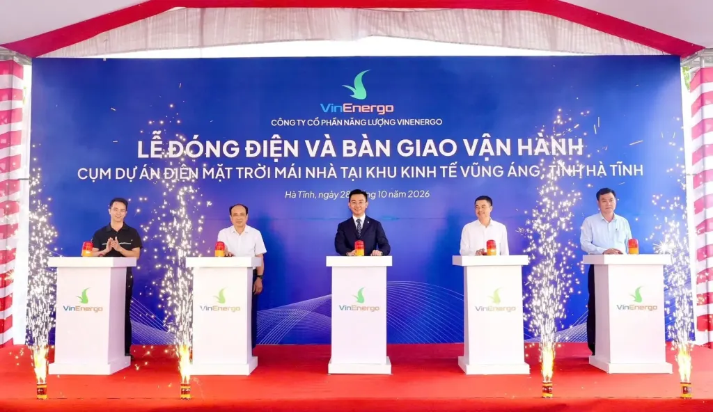 Hình minh họa: VinEnergo vận hành điện mặt trời kết hợp pin lưu trữ tại Hà Tĩnh