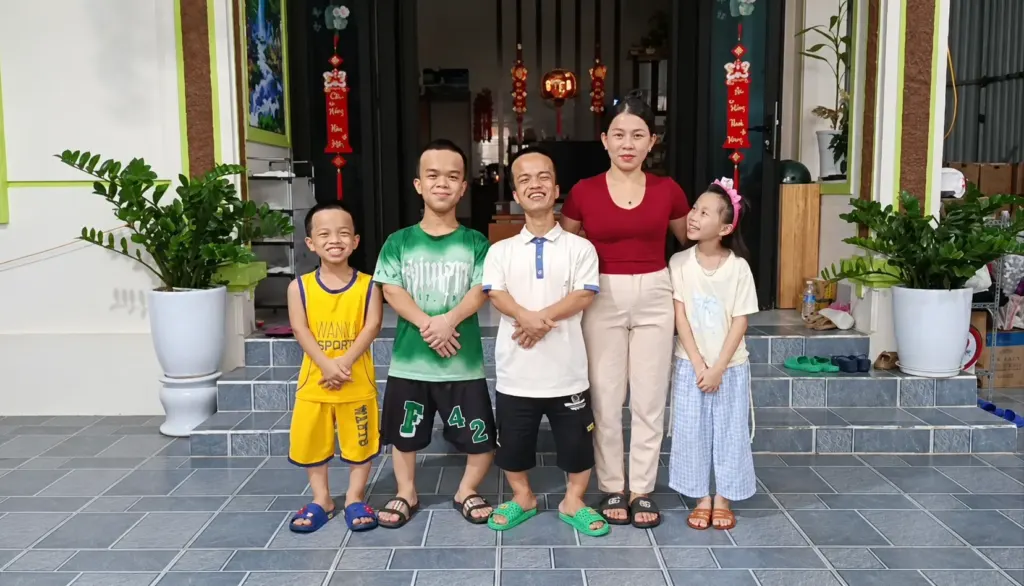 Hình minh họa: 16 năm làm trụ cột cho chồng và hai con tí hon