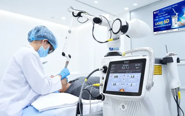 Môi thâm sạm sau gần 20 năm hút thuốc