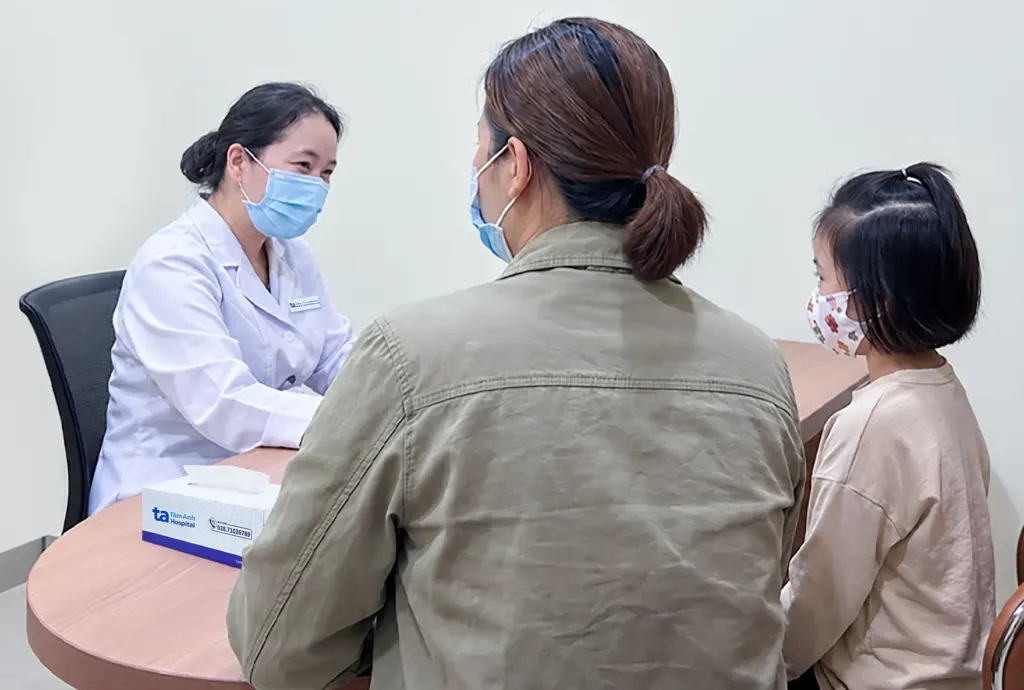 Hình minh họa: Bốn người một nhà mắc bệnh vảy nến