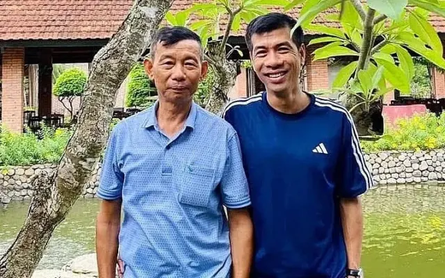 Dùng AI viết ứng dụng chống đột quỵ cho bố