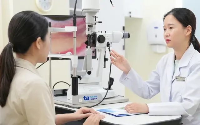 Vì sao thường xuyên bị lóa mắt?