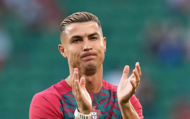 Truyền thông thế giới mỉa mai án phạt của Ronaldo