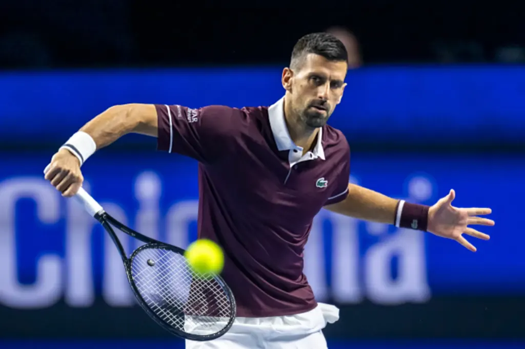 Hình minh họa: Djokovic thắng ngược trong ngày trở lại Basel sau 15 năm