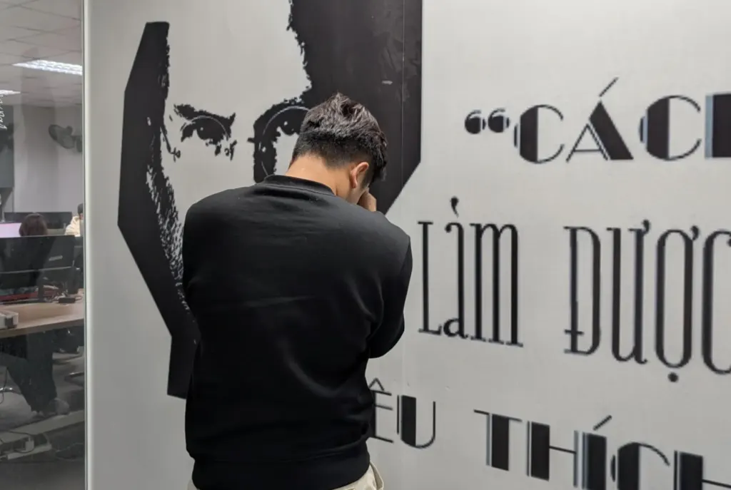 Hình minh họa: So đo thành công trên mạng xã hội, người trẻ trầm cảm