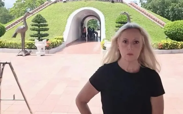 Khách Tây hát ‘Còn gì đẹp hơn’ trên tàu đến Quảng Trị