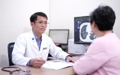 Phẫu thuật triệt căn ba nốt phổi ác tính