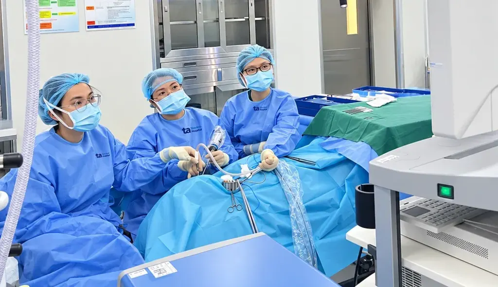 Hình minh họa: Từ Australia về Việt Nam vá màng nhĩ