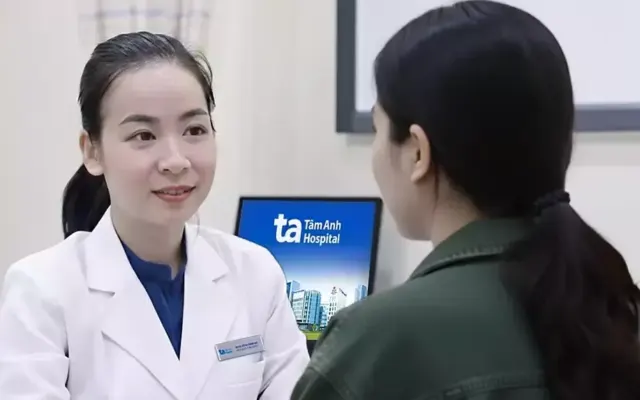 Đổi mùa có gây rụng tóc?