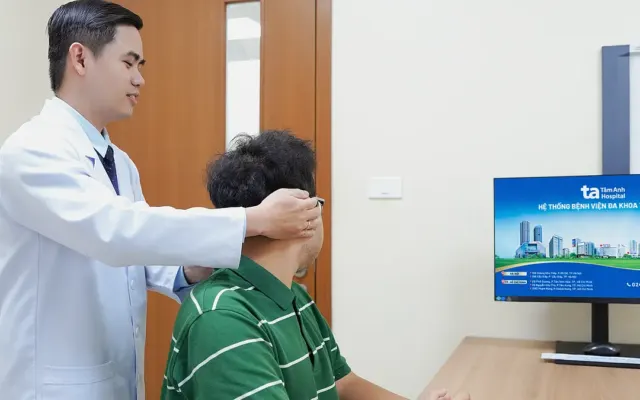 Tập vật lý trị liệu có hết đau cổ vai gáy?