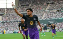 Yamal giúp Barca thắng trận thứ 11 liên tiếp