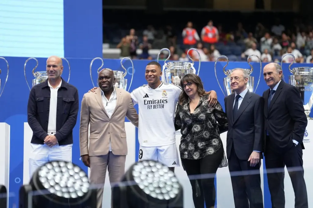 Hình minh họa: Mbappe: ‘Thật kệch kợm nếu than vãn về việc làm Mbappe khổ thế nào’ – Báo VnExpress Thể thao