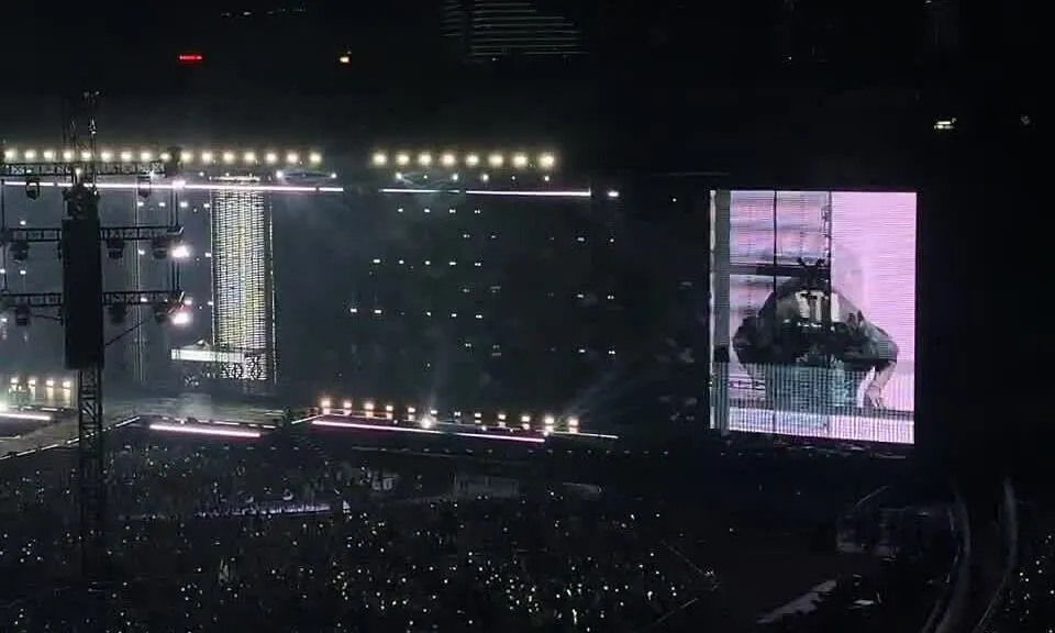 Hình minh họa: Phe vé ‘hét’ giá hàng chục triệu đồng tại concert BigBang