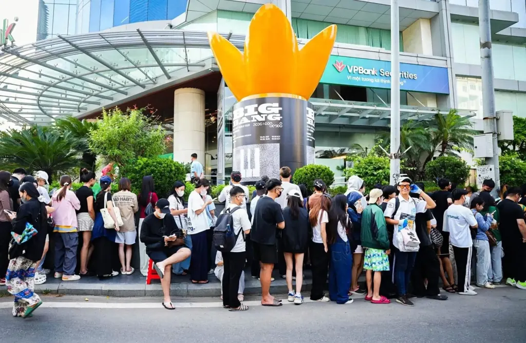 Hình minh họa: Khán giả đua mua áo, phụ kiện ‘đu’ concert BigBang