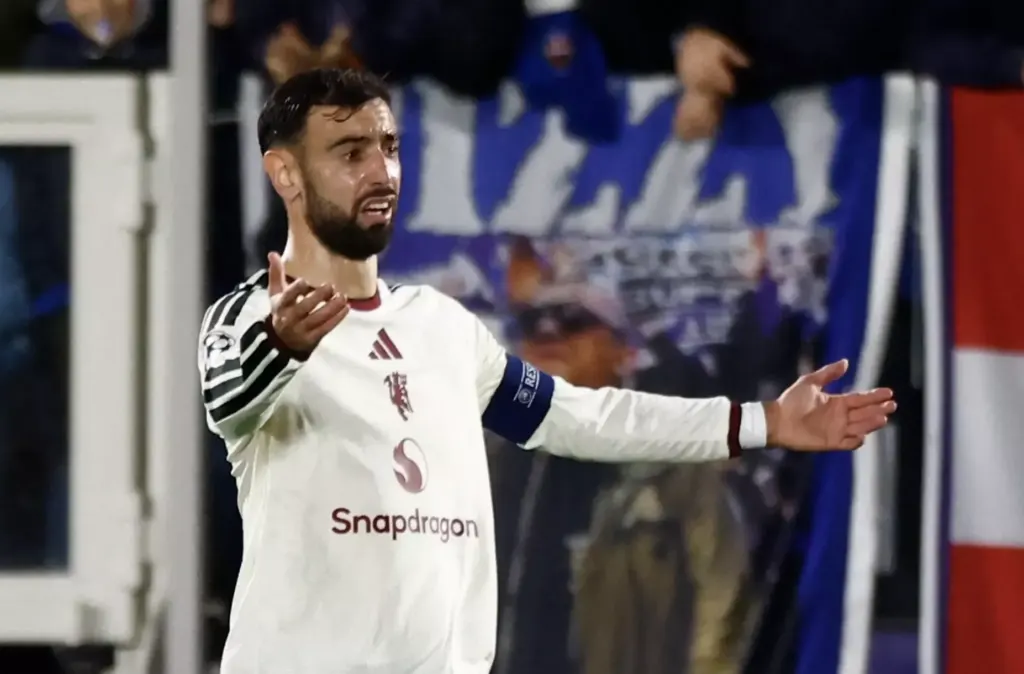 Hình minh họa: Scholes ám chỉ Bruno Fernandes hết chỗ đứng ở Man Utd