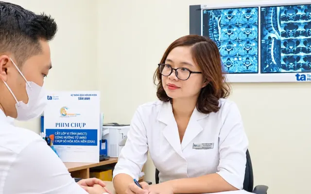 Tại sao nhân viên văn phòng hay đau cột sống thắt lưng?