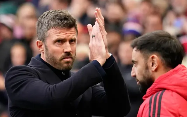 Vì sao Carrick vẫn tại vị ở Man Utd?