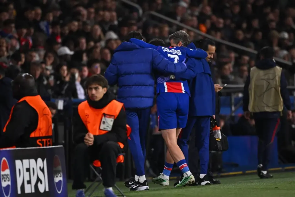 Hình minh họa: PSG có thể mất Kvaratskhelia từ 12 đến 18 tháng