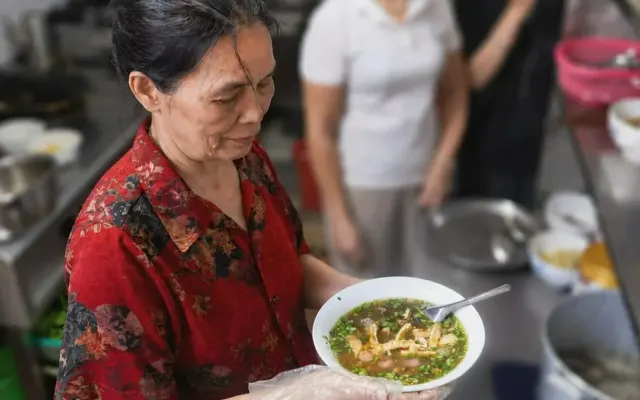 Quán cháo lươn còn nguyên hạt gạo nổi tiếng ở xứ Thanh