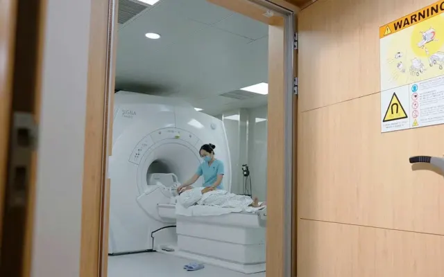 Khi nào thực sự cần nội soi, chụp CT và MRI?