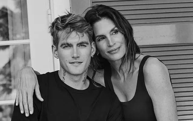 Cindy Crawford: ‘Cả nhà đau đớn tột cùng khi con trai qua đời’