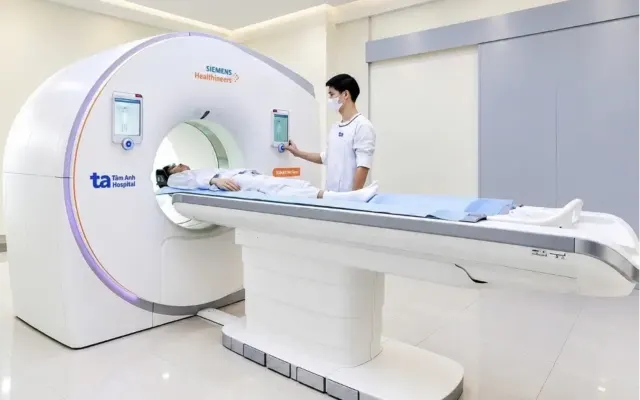 Đau đầu kéo dài có phải dấu hiệu túi phình mạch máu não?