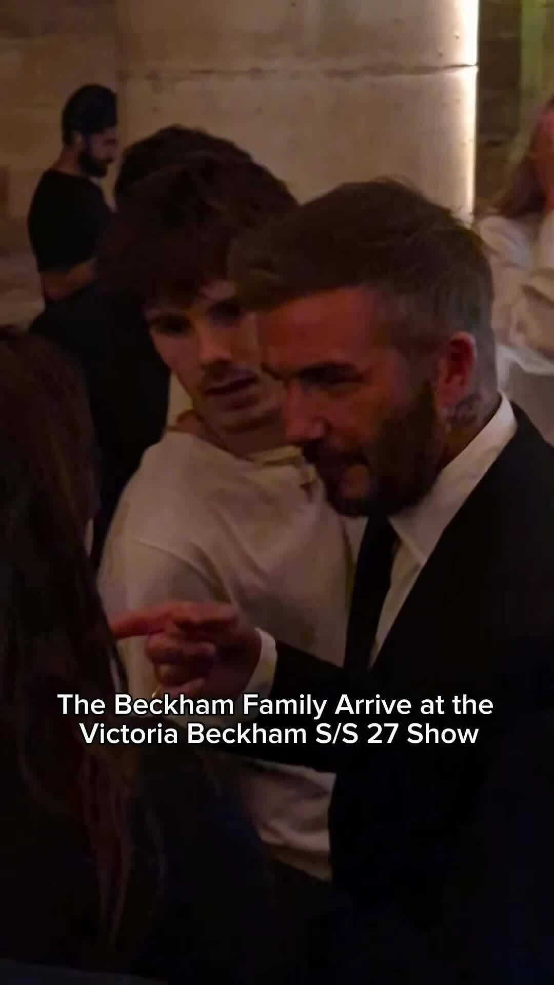 Hình minh họa: David Beckham và các con diện thanh lịch ở Paris Fashion Week