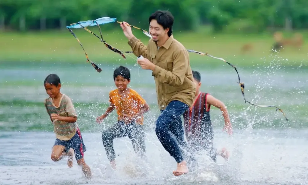 Hình minh họa: MV ‘Những em bé mặt trời’ của Đen Vâu: Tuổi thơ nơi đại ngàn
