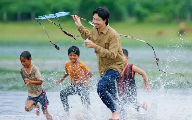 MV ‘Những em bé mặt trời’ của Đen Vâu: Tuổi thơ nơi đại ngàn