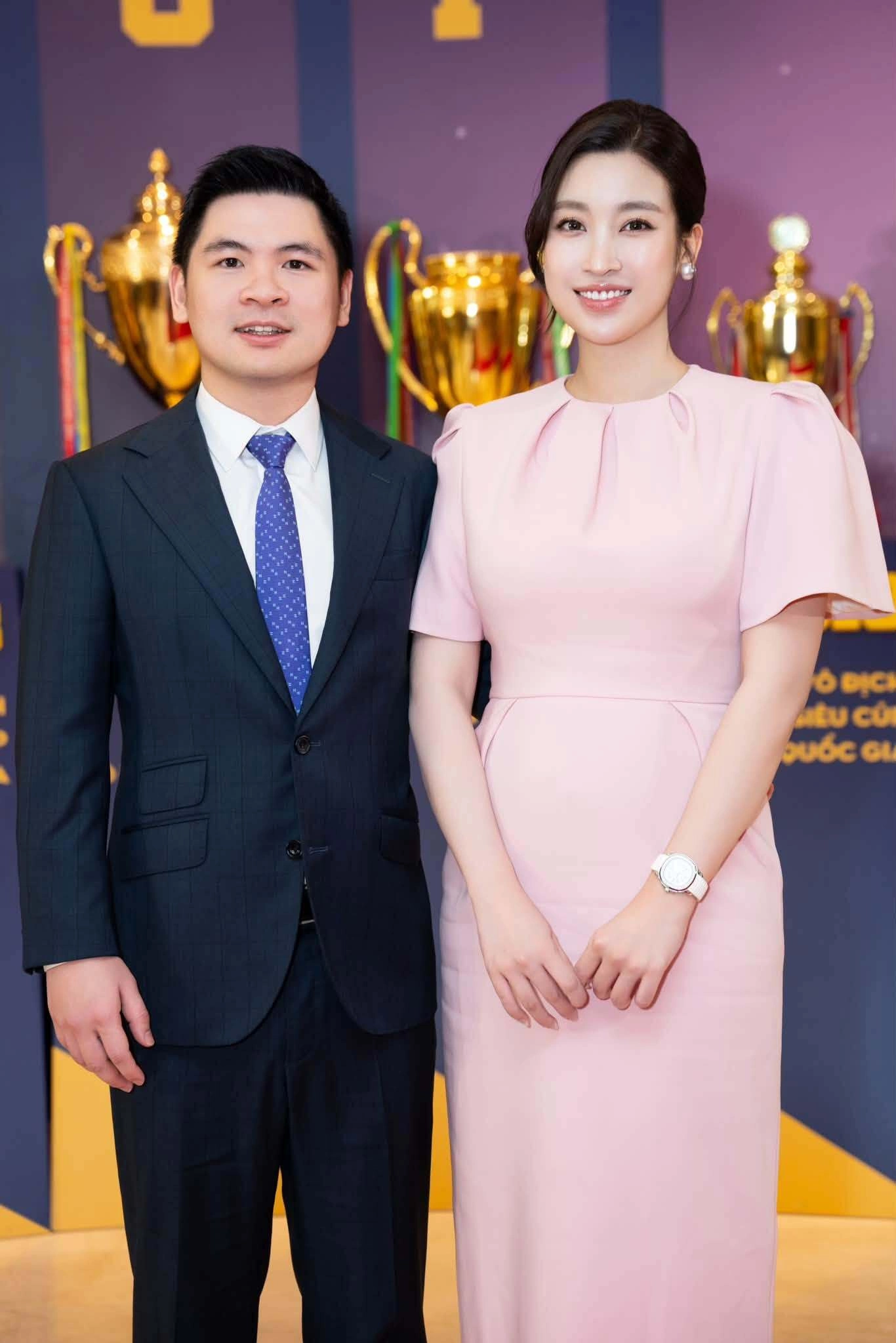 Hình minh họa: Phong cách đơn sắc của Đỗ Mỹ Linh