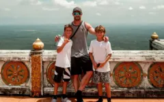 Chris Hemsworth và hai con trai du ngoạn Thái Lan