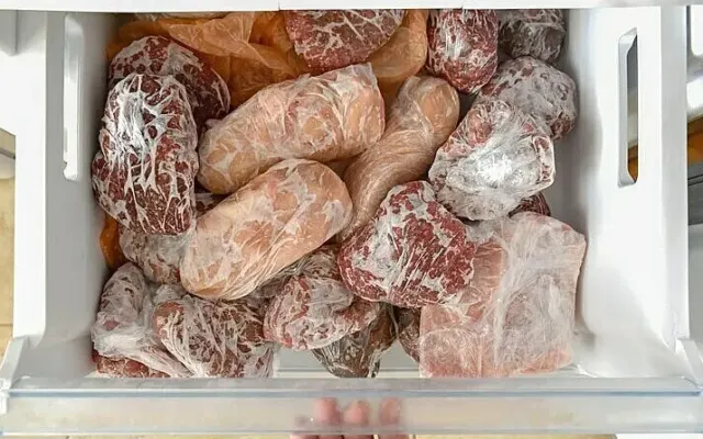 Thịt, cá trữ đông lạnh cả tháng có an toàn?