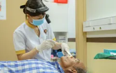 Mổ xoang mũi giúp người đàn ông thoát cảnh ngồi ngủ