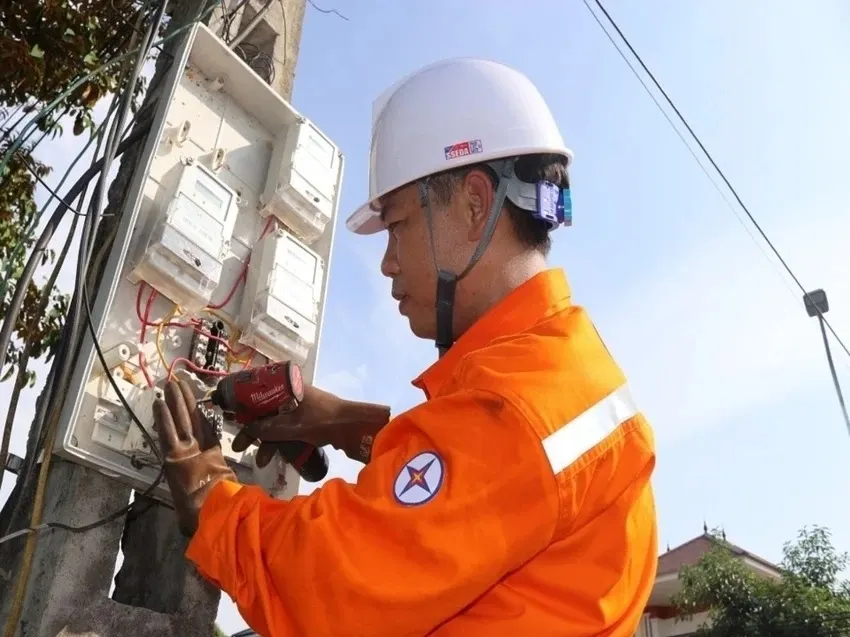 Hình minh họa: Chuyên gia: Khó giảm tiền điện nếu buổi tối tính giá cao