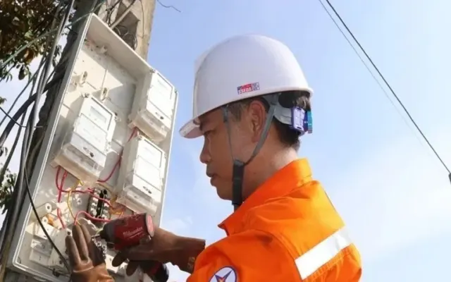 Chuyên gia: Khó giảm tiền điện nếu buổi tối tính giá cao
