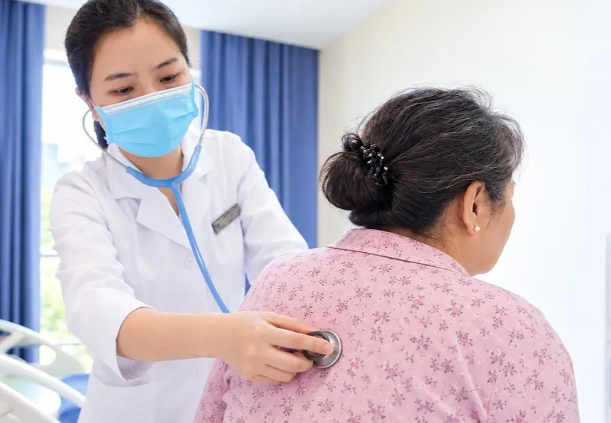 Hình minh họa: Sốt xuất huyết trở nặng sau ba ngày tự điều trị tại nhà