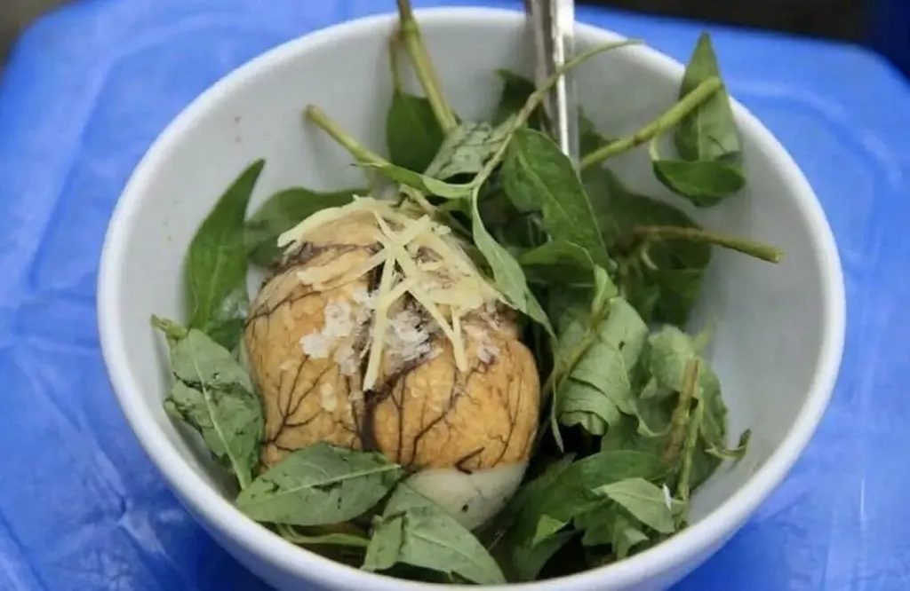 Hình minh họa: Ăn trứng vịt lộn có tốt cho sinh lý nam?