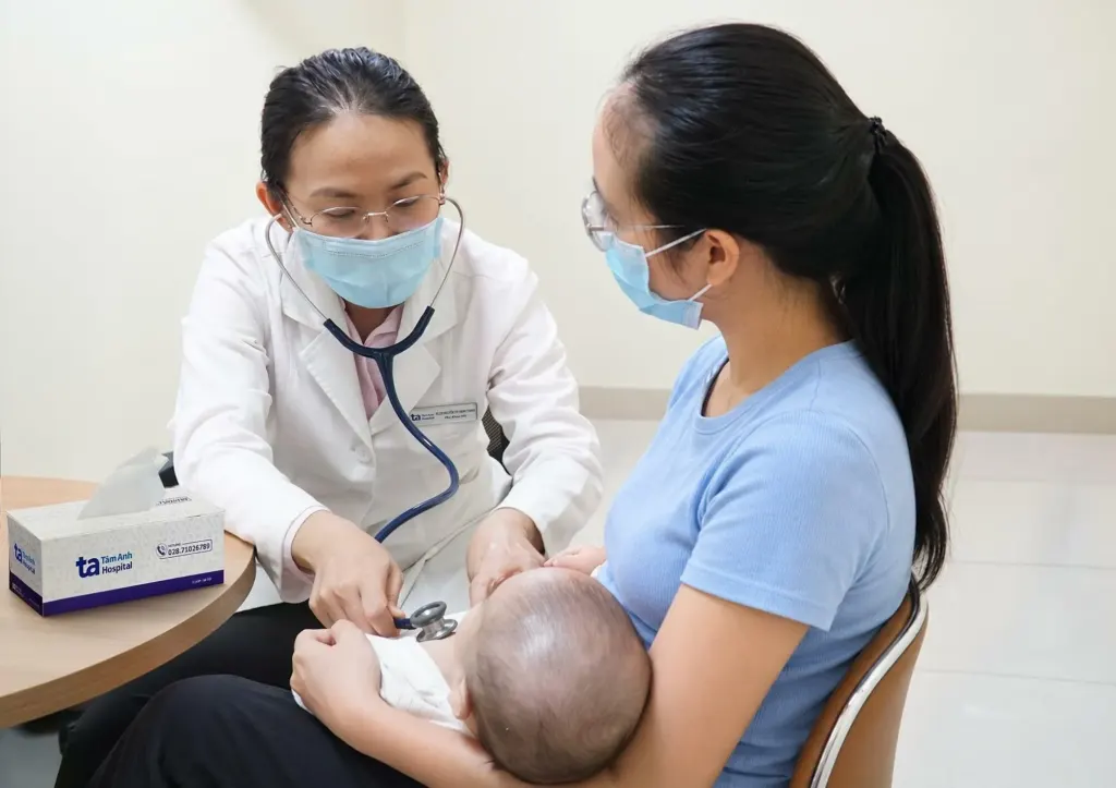 Hình minh họa: Vì sao trẻ dễ tái nhiễm virus Rhino?