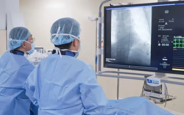 Huyết khối bít tắc tĩnh mạch chân người phụ nữ