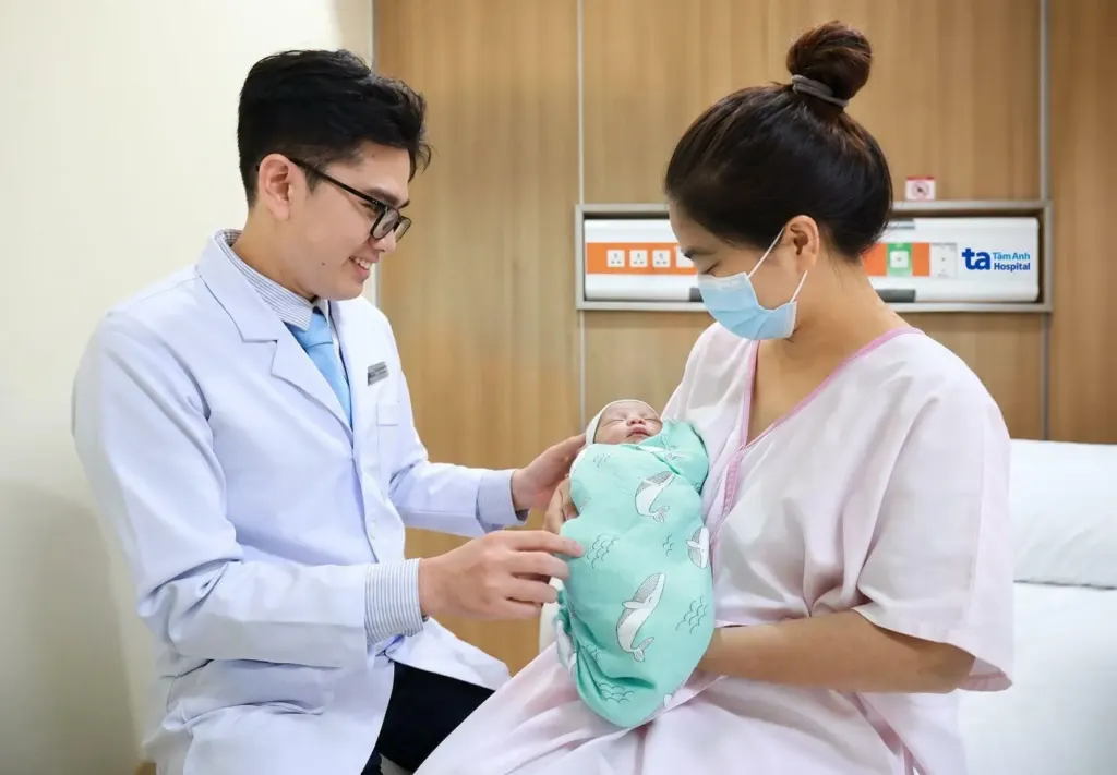Hình minh họa: Sinh 5 con trước 35 tuổi
