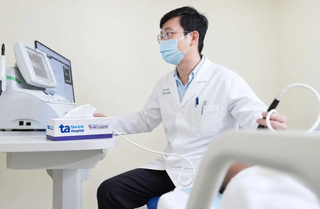 Hình minh họa: Bé 2 tuổi ung thư mắt do đột biến gene